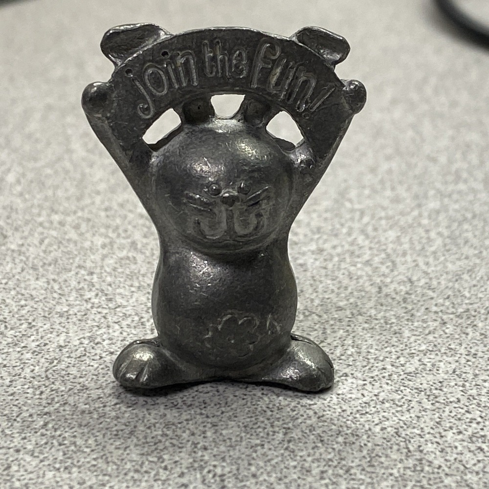 Rare Vintage Pewter Girl Scout Cookies Award Rabbit W Banner Figure Y2K Symbol - Picture 4 of 6